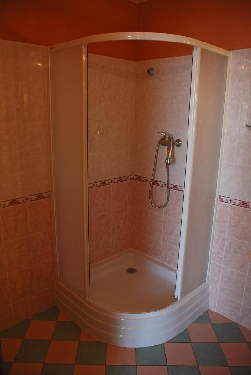 Hotel Marina Hermanuv Mestec Bilik gambar