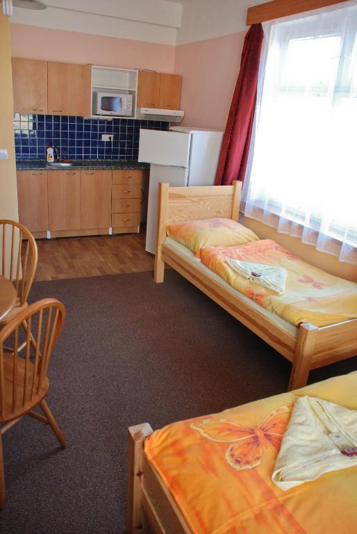 Hotel Marina Hermanuv Mestec Bilik gambar
