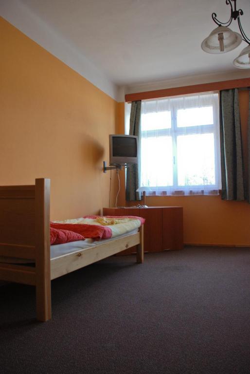 Hotel Marina Hermanuv Mestec Bilik gambar