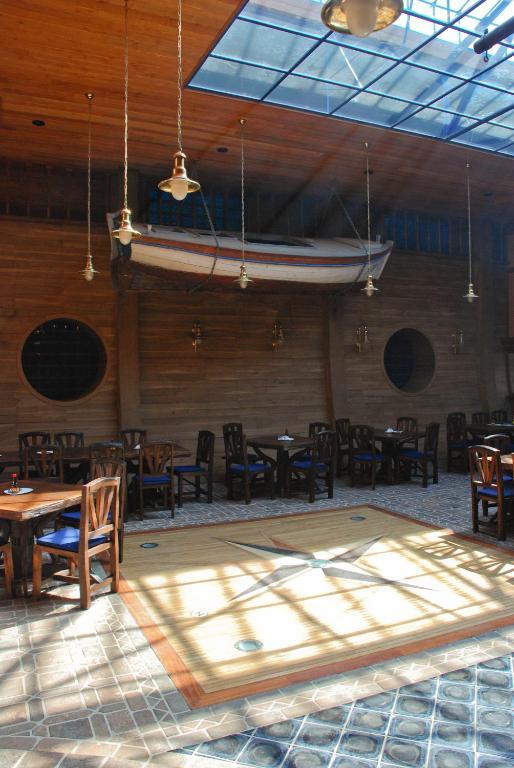 Hotel Marina Hermanuv Mestec Luaran gambar